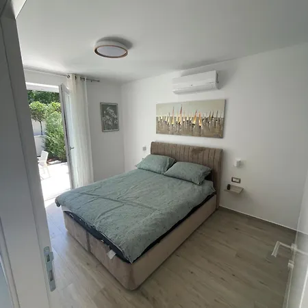 Apartman Lulani Pool *