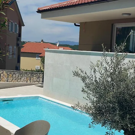 Lulani Pool *