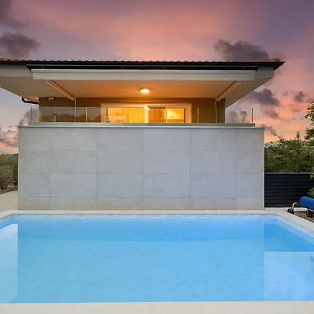 Lulani Pool Apartament *