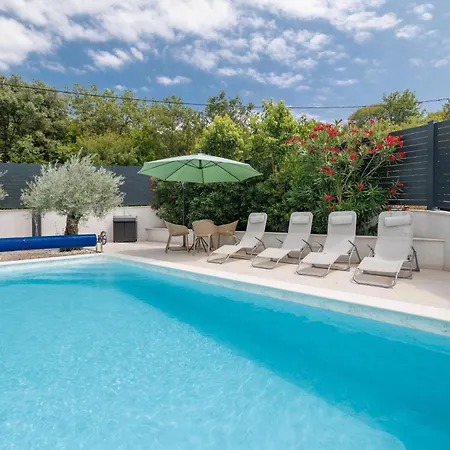 Lulani Pool * Soline (Krk)