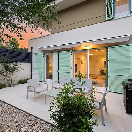 Apartament Lulani Pool