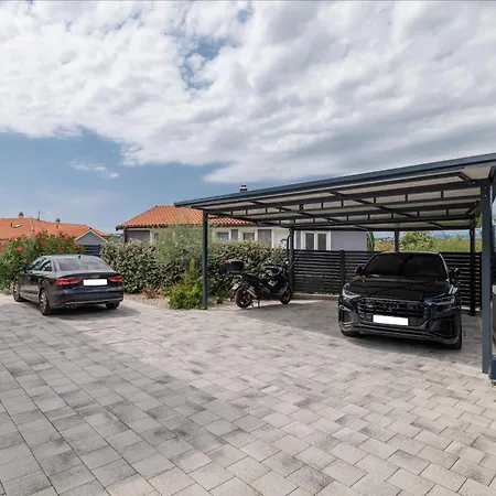 Lulani Pool Apartament