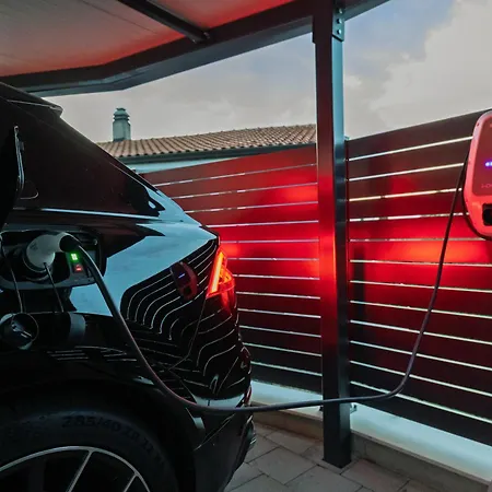 Lulani Pool 아파트