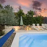 Lulani Pool