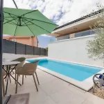 Lulani Pool Appartement